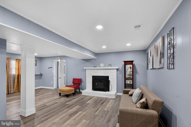 18324 NOB HILL DR, Triangle, VA 22172