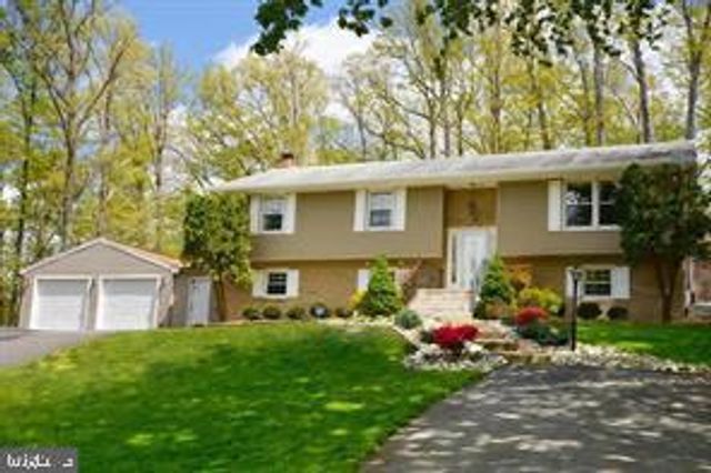 18324 NOB HILL DR, Triangle, VA 22172