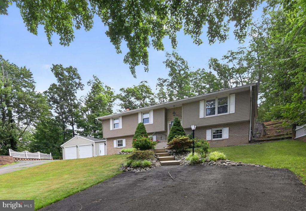 18324 NOB HILL DR, Triangle, VA 22172