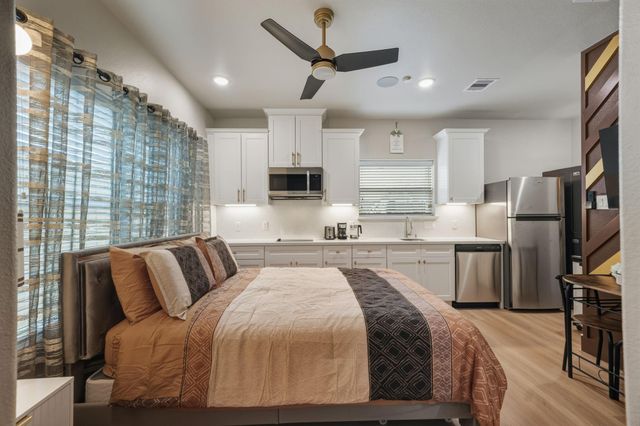 3539 Mt Pleasant Street B, Houston, TX 77021