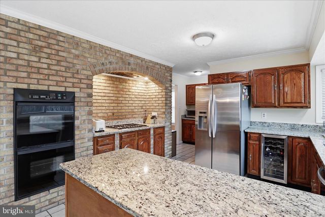 11668 GILMAN LN, Herndon, VA 20170