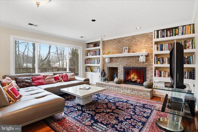 11668 GILMAN LN, Herndon, VA 20170