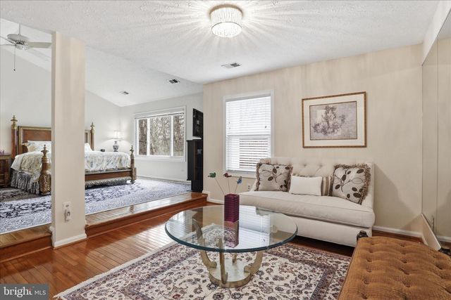 11668 GILMAN LN, Herndon, VA 20170