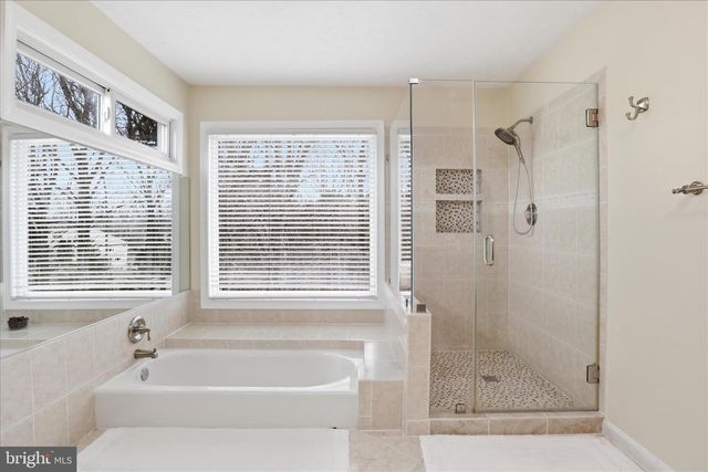 11668 GILMAN LN, Herndon, VA 20170