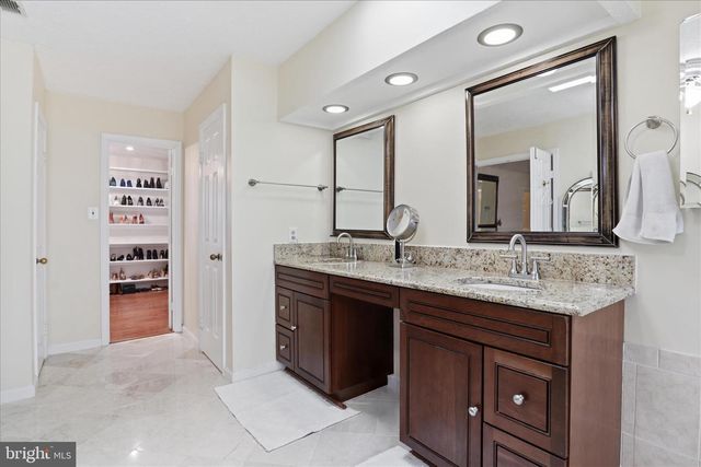 11668 GILMAN LN, Herndon, VA 20170