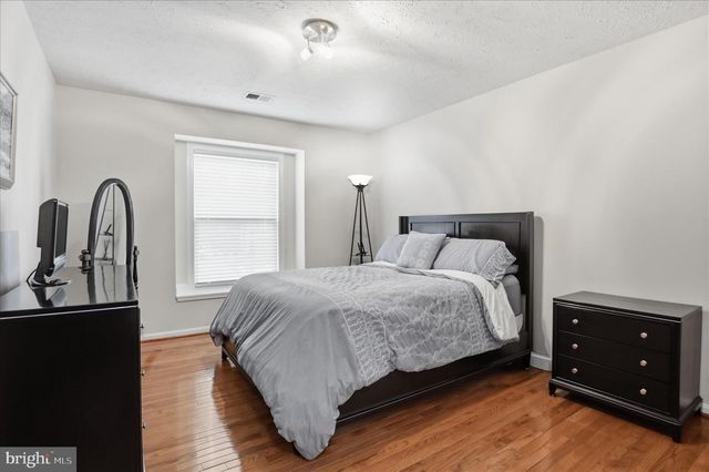 11668 GILMAN LN, Herndon, VA 20170