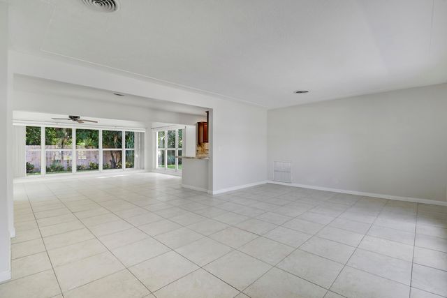 2620 NE 25th Street, Lighthouse Point, FL 33064