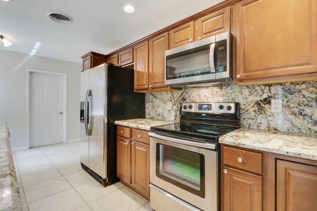 2620 NE 25th Street, Lighthouse Point, FL 33064