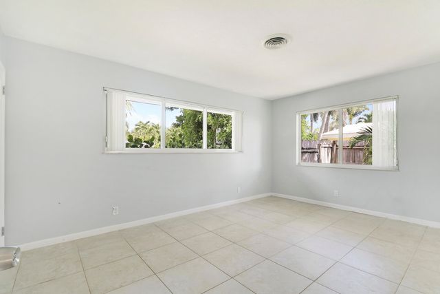 2620 NE 25th Street, Lighthouse Point, FL 33064