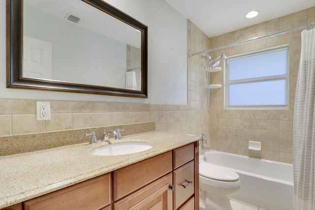 2620 NE 25th Street, Lighthouse Point, FL 33064