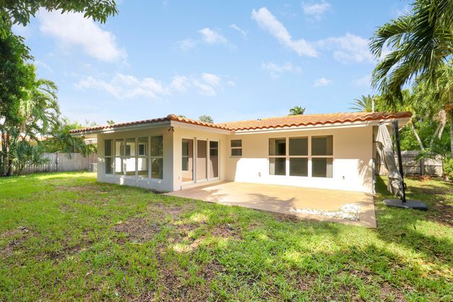 2620 NE 25th Street, Lighthouse Point, FL 33064