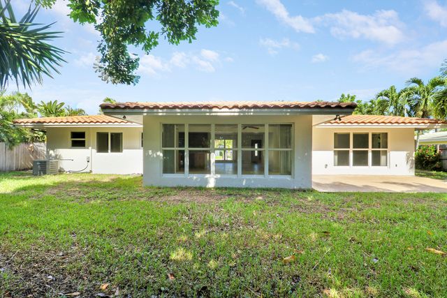 2620 NE 25th Street, Lighthouse Point, FL 33064
