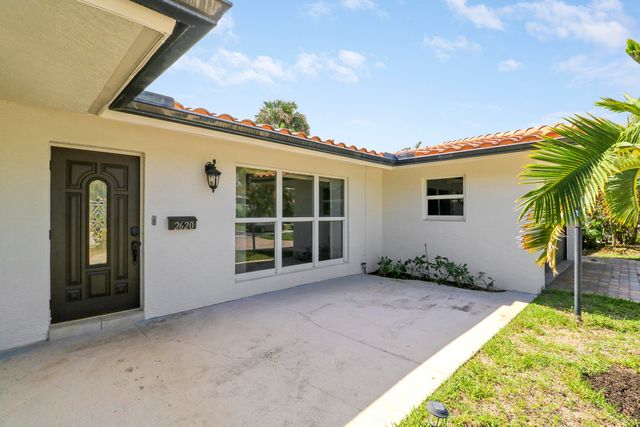 2620 NE 25th Street, Lighthouse Point, FL 33064