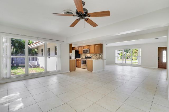 2620 NE 25th Street, Lighthouse Point, FL 33064