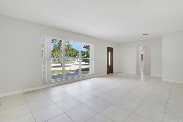 2620 NE 25th Street, Lighthouse Point, FL 33064