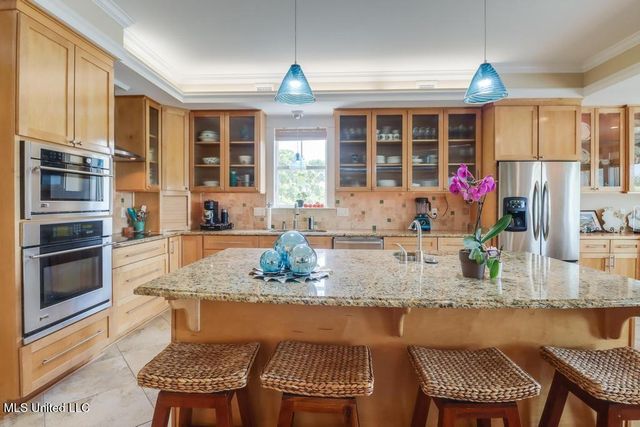 66 Bayou Circle, Gulfport, MS 39507