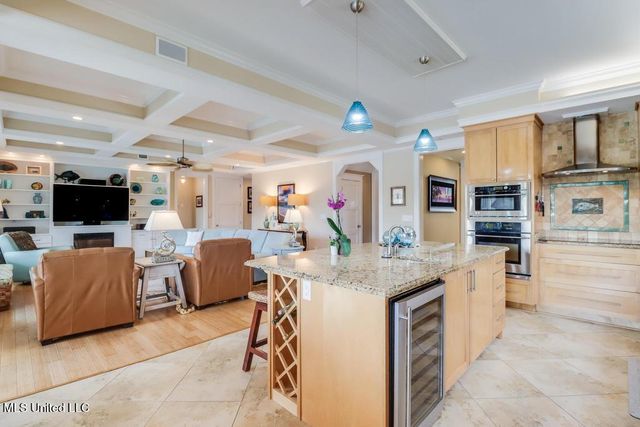 66 Bayou Circle, Gulfport, MS 39507