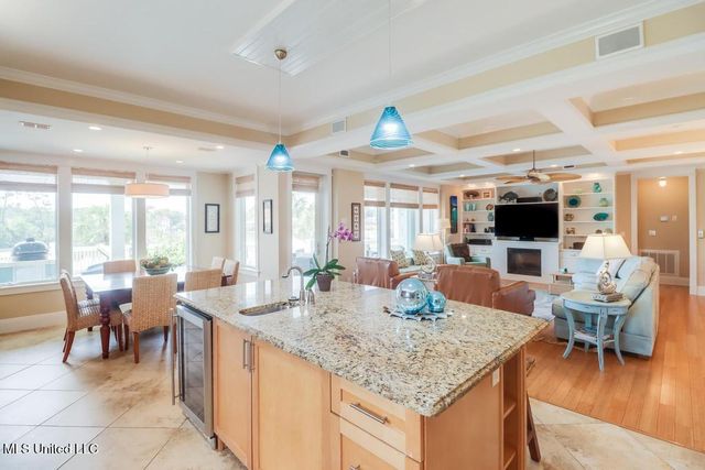 66 Bayou Circle, Gulfport, MS 39507