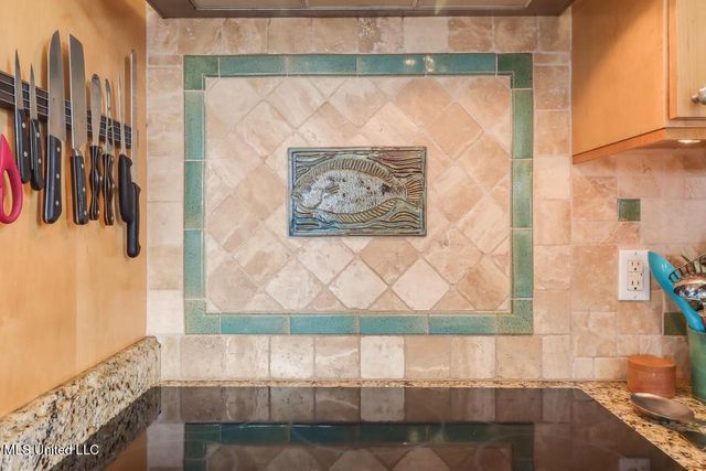 66 Bayou Circle, Gulfport, MS 39507