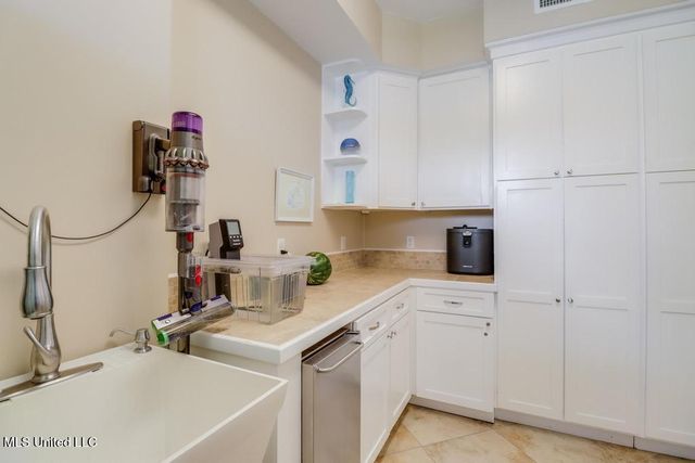 66 Bayou Circle, Gulfport, MS 39507