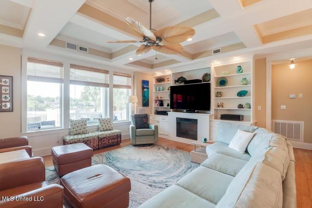 66 Bayou Circle, Gulfport, MS 39507