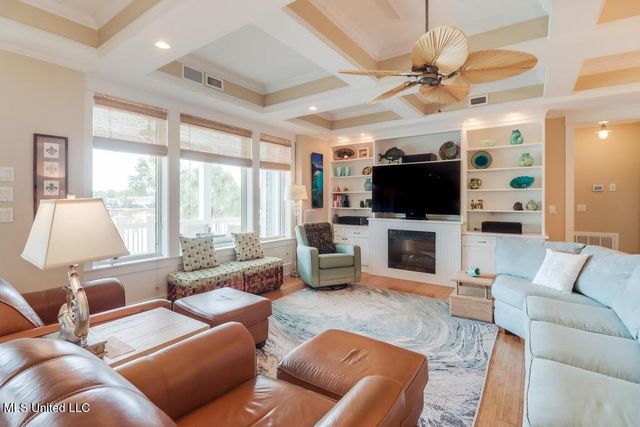 66 Bayou Circle, Gulfport, MS 39507