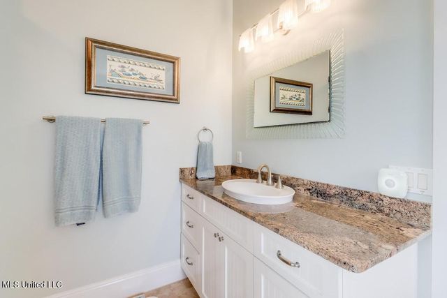 66 Bayou Circle, Gulfport, MS 39507