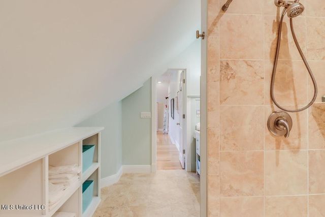 66 Bayou Circle, Gulfport, MS 39507