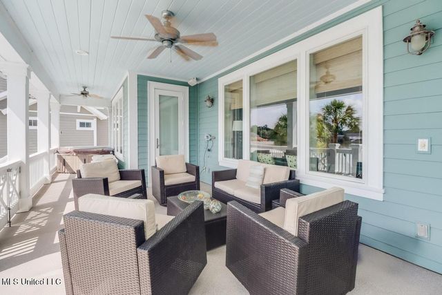 66 Bayou Circle, Gulfport, MS 39507