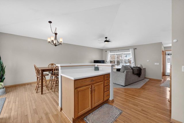 5475 Quarry Hill Drive, Fitchburg, WI 53711