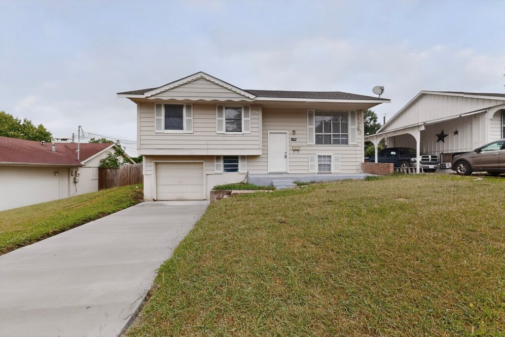 1109 Montclair Drive, Garland, TX 75040