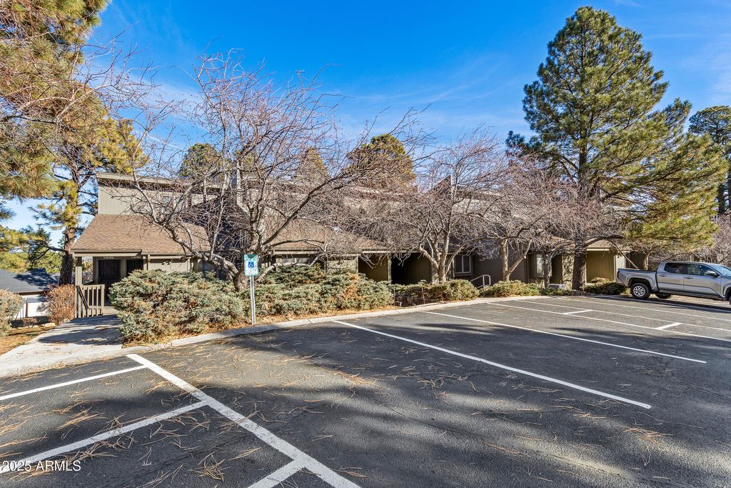 2665 N VALLEY VIEW Road 10121, Flagstaff, AZ 86004