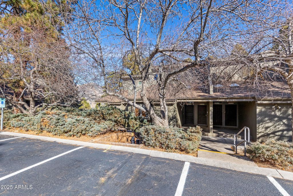 Image 3 of property listing at 2665 N VALLEY VIEW Road 10121, Flagstaff, AZ 86004