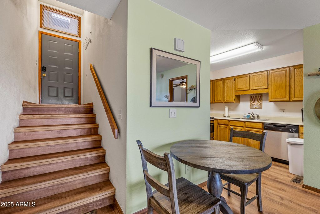 Image 5 of property listing at 2665 N VALLEY VIEW Road 10121, Flagstaff, AZ 86004