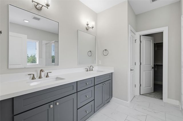 2102 Bello Amanecer Lane, Houston, TX 77055