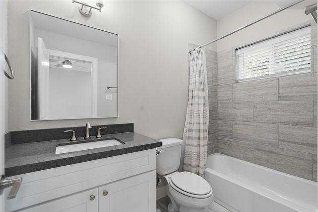 2102 Bello Amanecer Lane, Houston, TX 77055