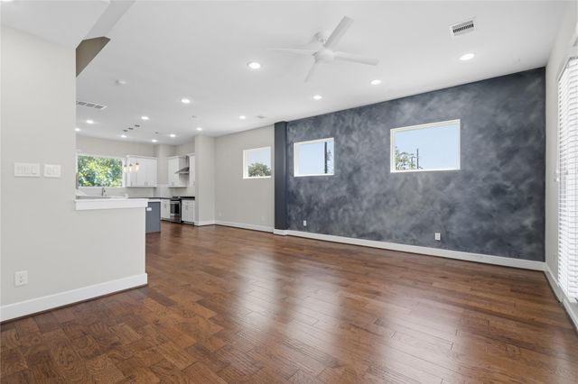 2102 Bello Amanecer Lane, Houston, TX 77055
