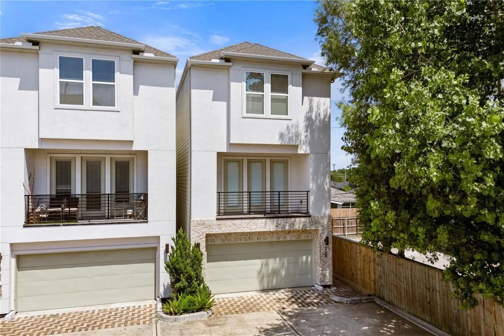 2102 Bello Amanecer Lane, Houston, TX 77055