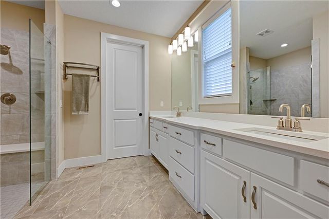 9149 Green Road, Lenexa, KS 66227