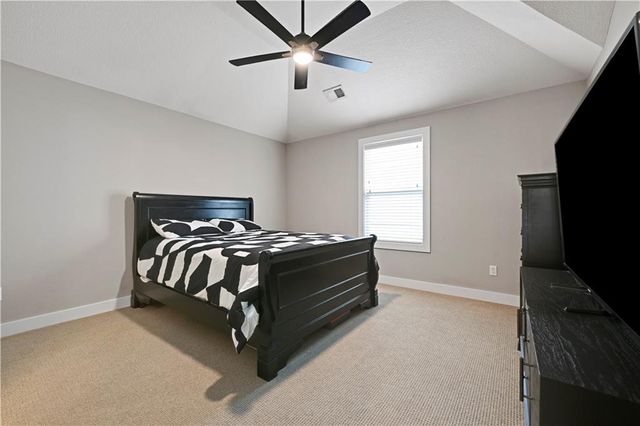 9149 Green Road, Lenexa, KS 66227