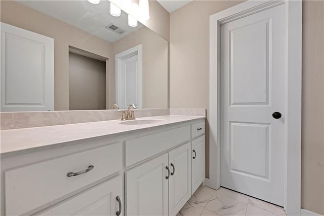 9149 Green Road, Lenexa, KS 66227