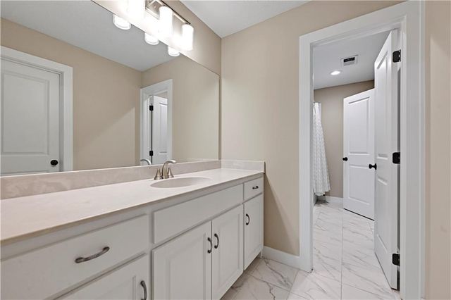 9149 Green Road, Lenexa, KS 66227