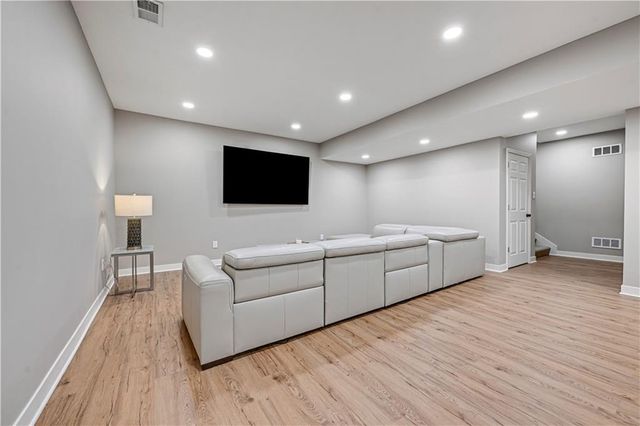 9149 Green Road, Lenexa, KS 66227