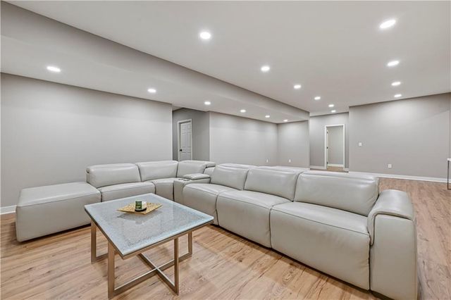 9149 Green Road, Lenexa, KS 66227