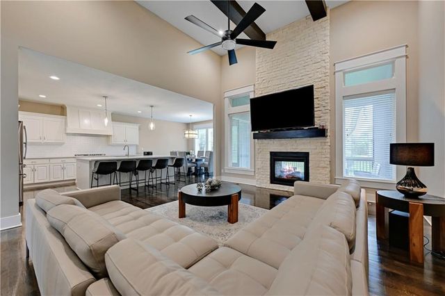 9149 Green Road, Lenexa, KS 66227