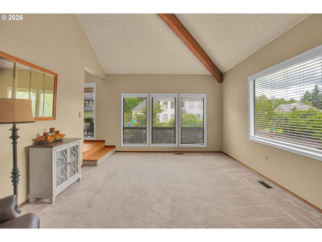 520 Se 15TH St, Gresham, OR 97080