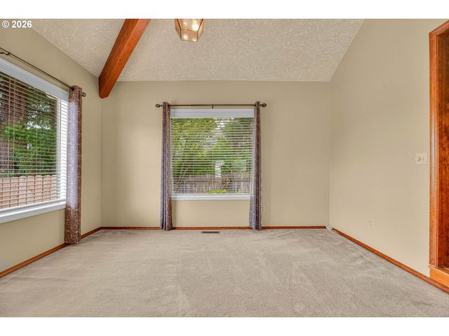 520 Se 15TH St, Gresham, OR 97080