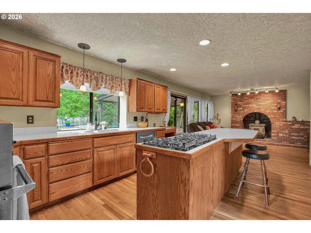 520 Se 15TH St, Gresham, OR 97080