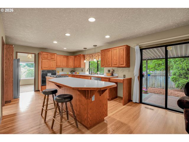 520 Se 15TH St, Gresham, OR 97080