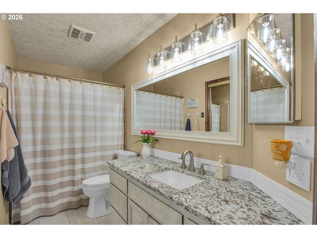 520 Se 15TH St, Gresham, OR 97080